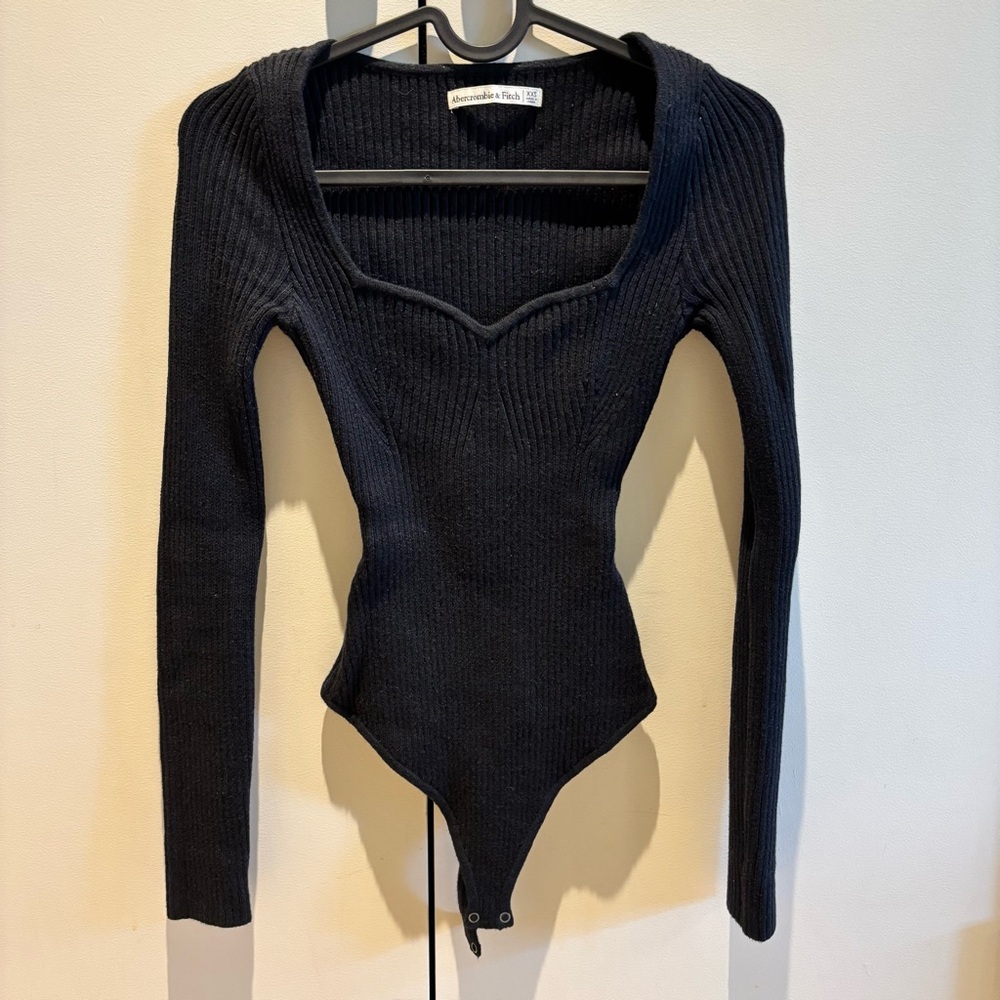 Abercrombie & Fitch Black Sweetheart Longsleeve Ribbed Bodysuit